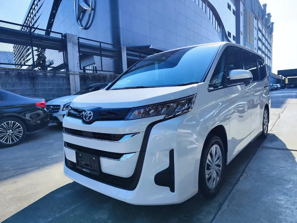 NEW TOYOTA NOAH 2023