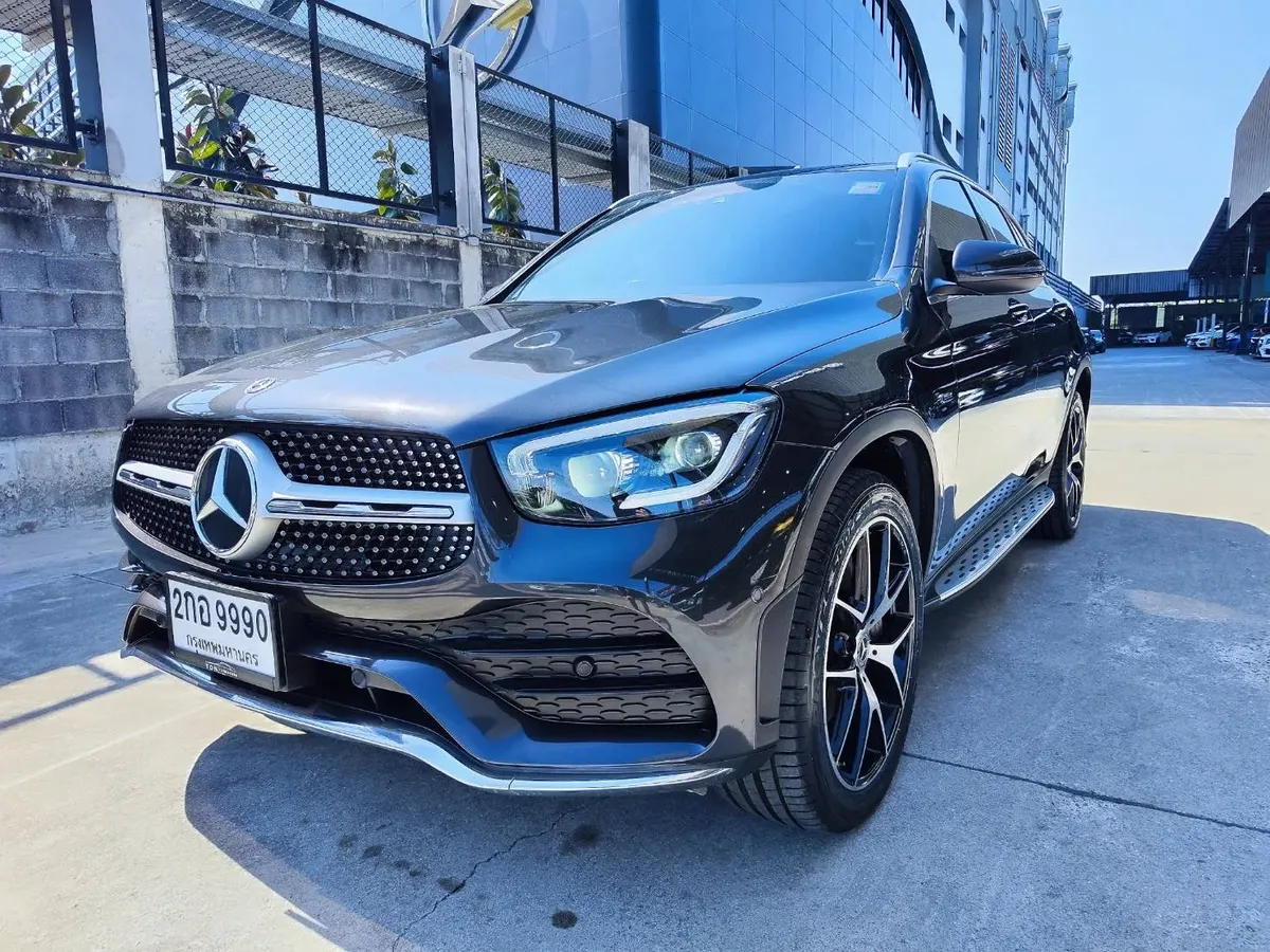 BENZ GLC 300e AMG DYNAMIC