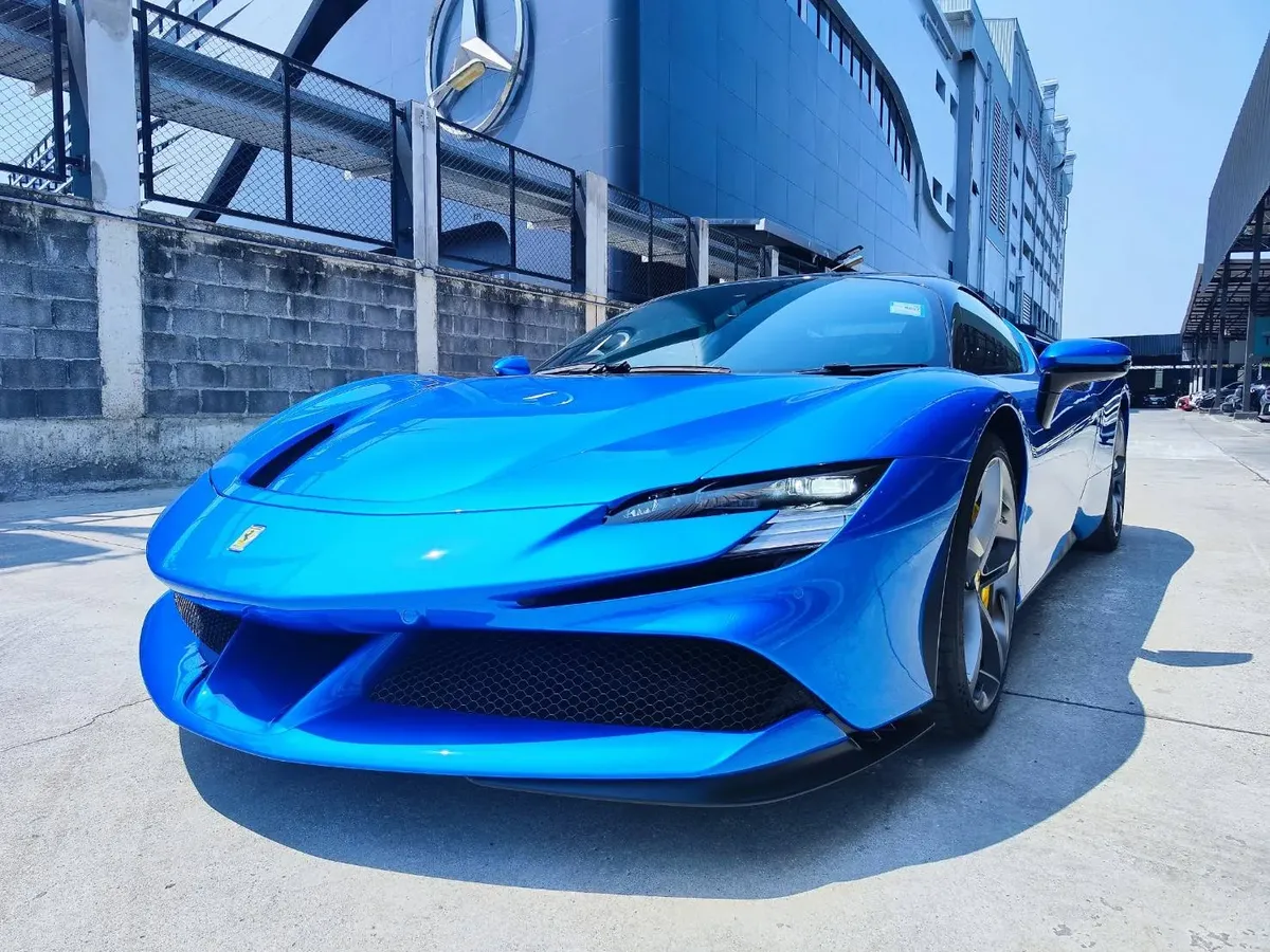 Ferrari SF90 Stradale 2023