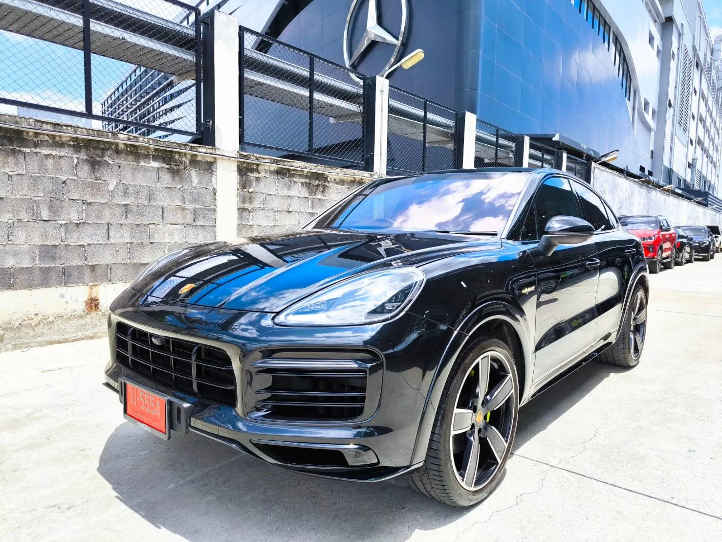 Porsche Cayenne E-Hybrid Platinum Edition 4WD-SUV AT 2023
