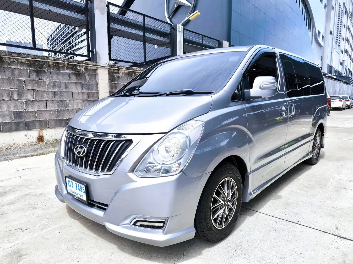 HYUNDAI H1 ELITE 2016