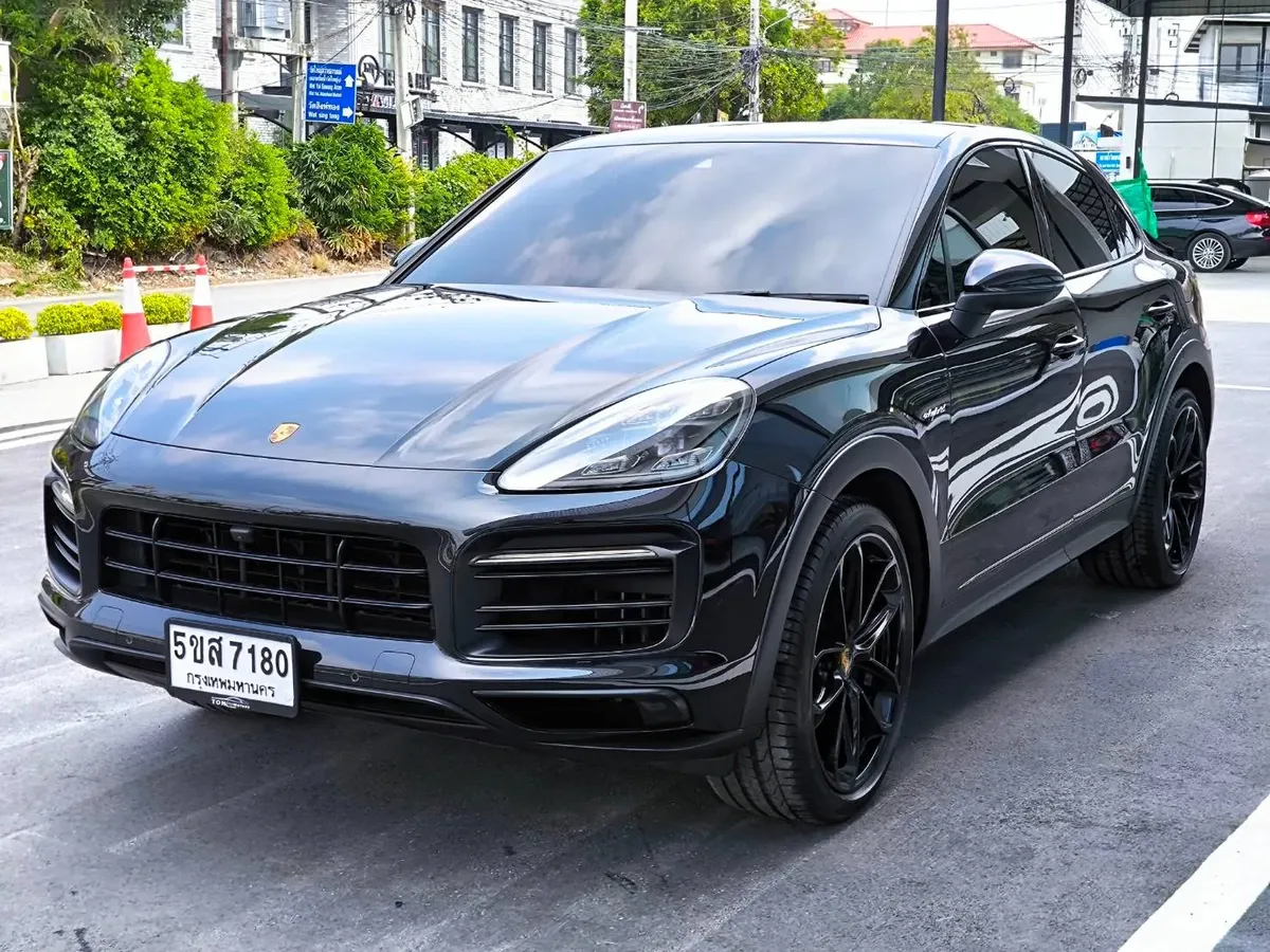 PORSCHE CAYENNE Lightweight Sports Package COUPE E - HYBRI 2024D