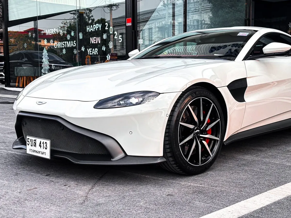 Aston Martin Vantage V8 White 2022