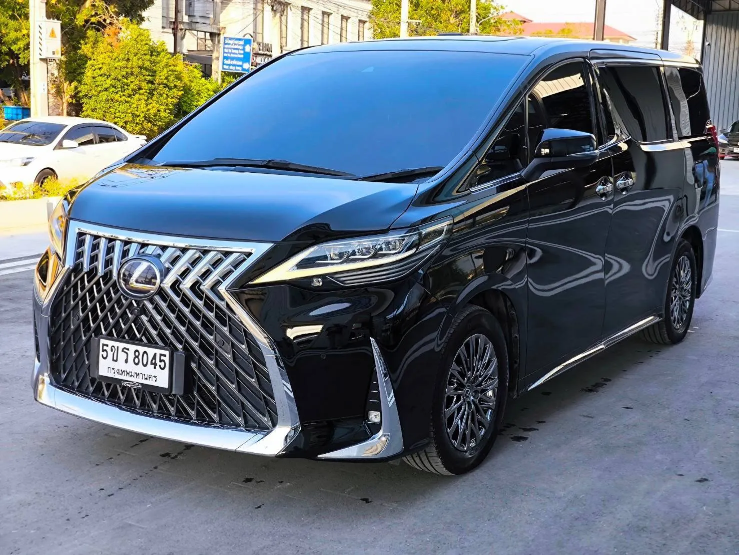 LEXUS LM, 300h Executive 4 seat 2020