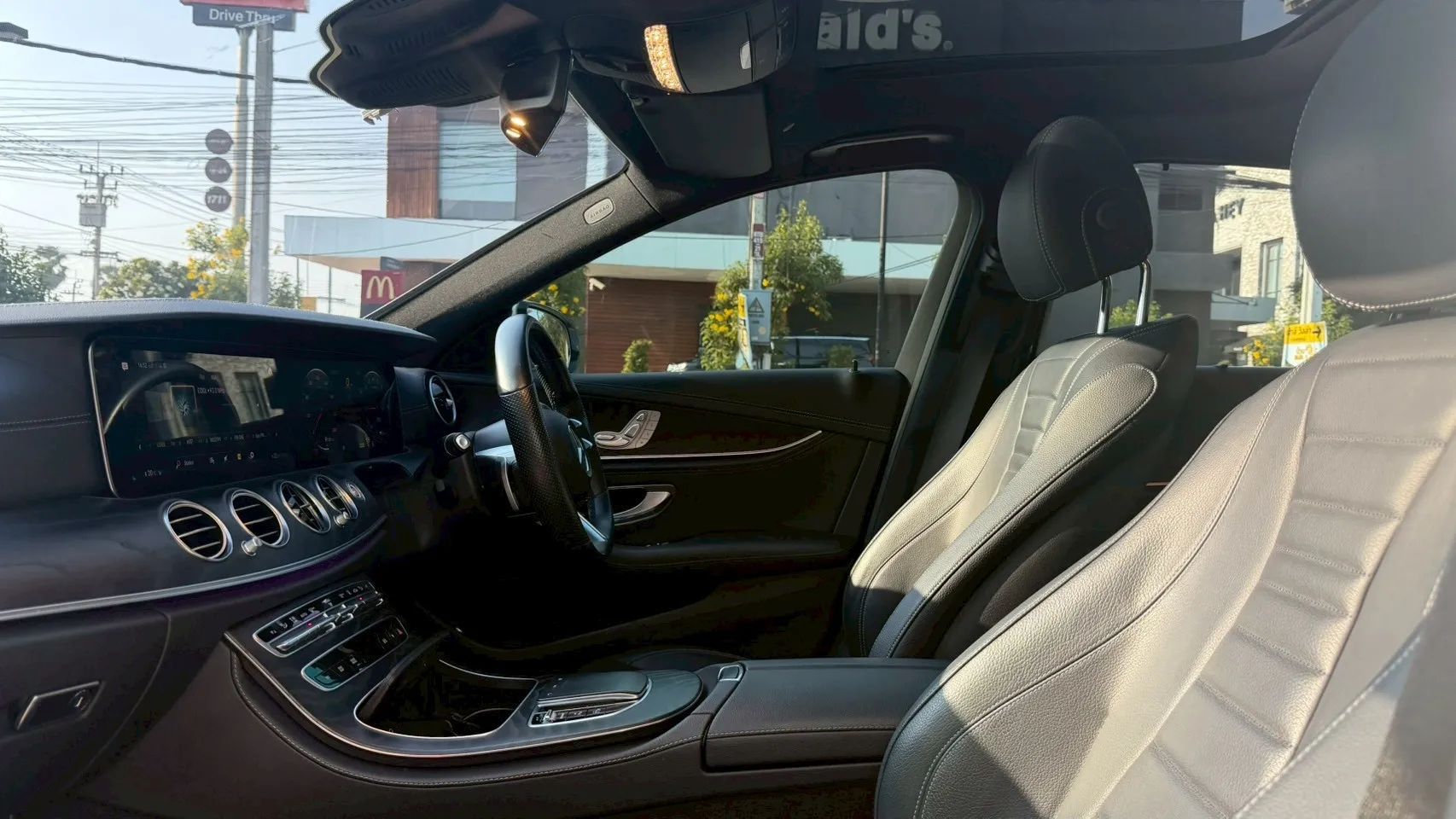 BENZ E300e 2.0 AMG DYNAMIC FACELIFT 2022