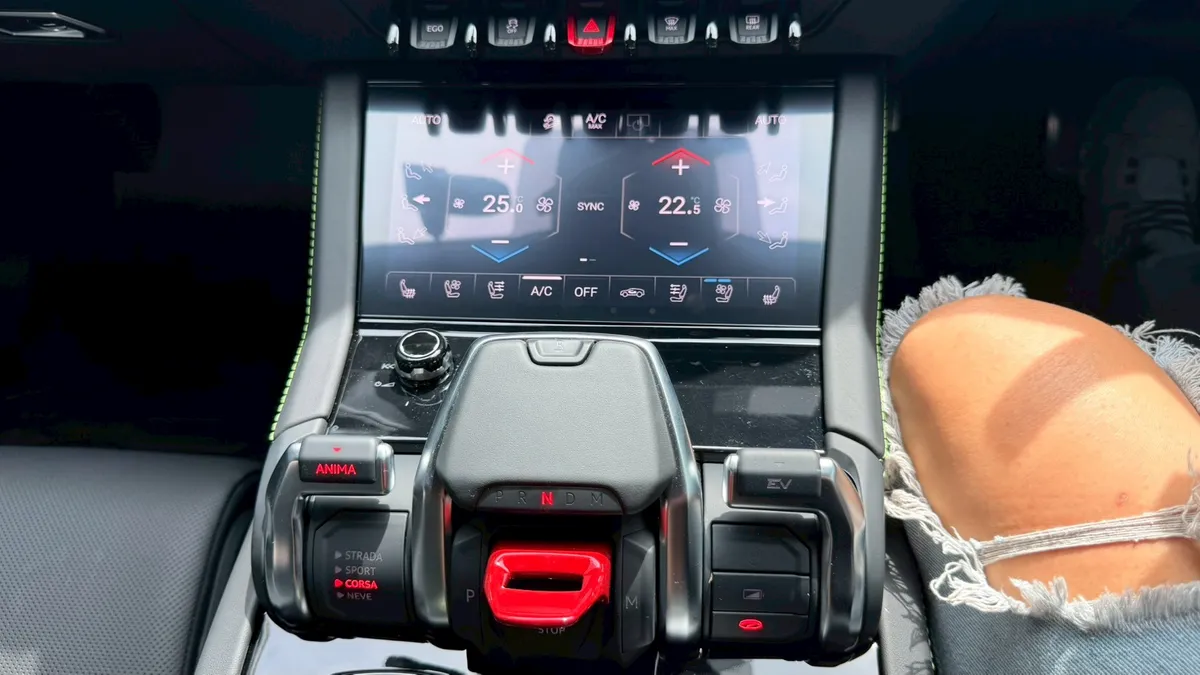 Lamborghini Urus SE 2026