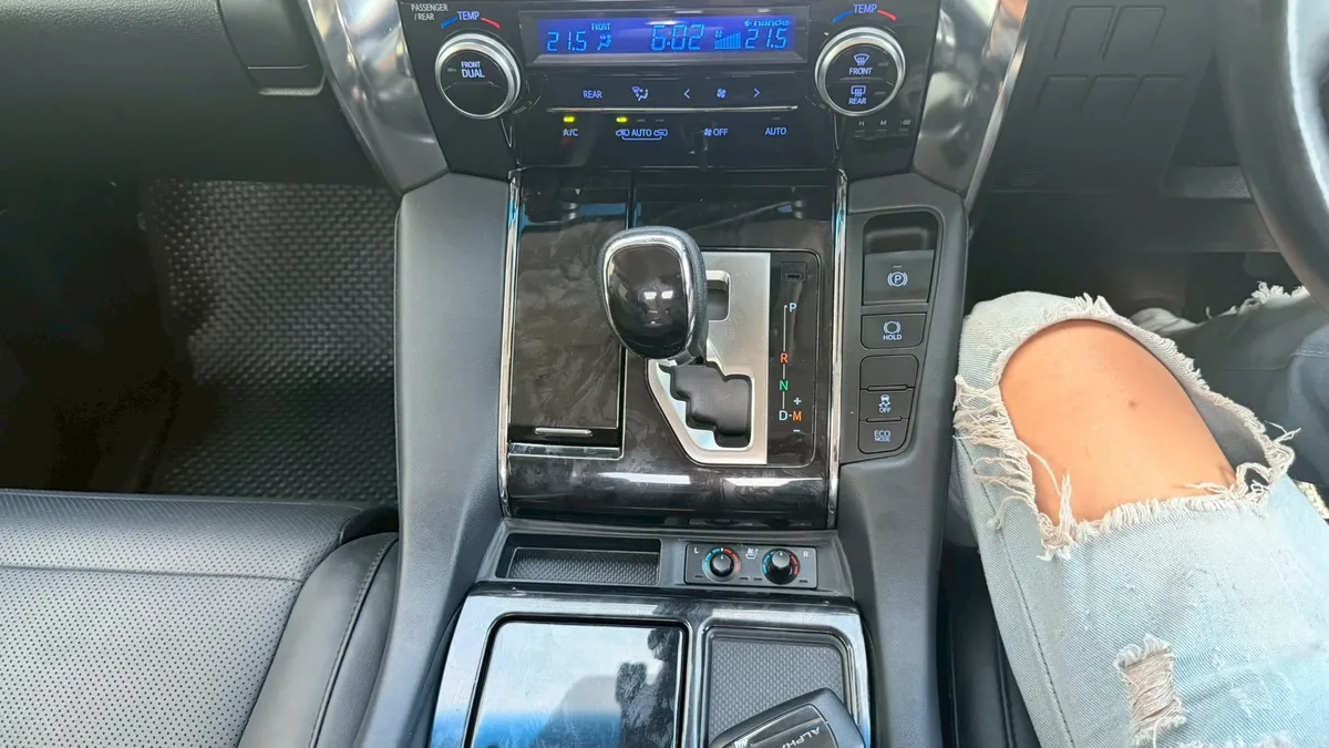 TOYOTA ALPHARD 2.5 SC PACKAGE 2023
