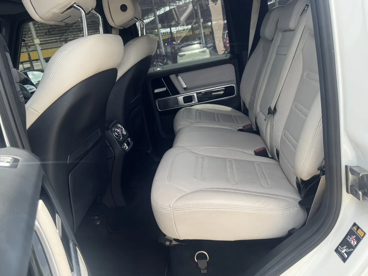 BENZ G400d 2024