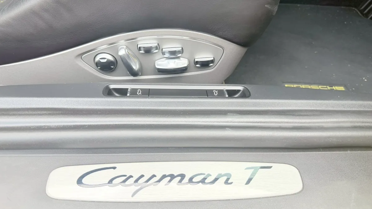 Porsche Cayman T 2023