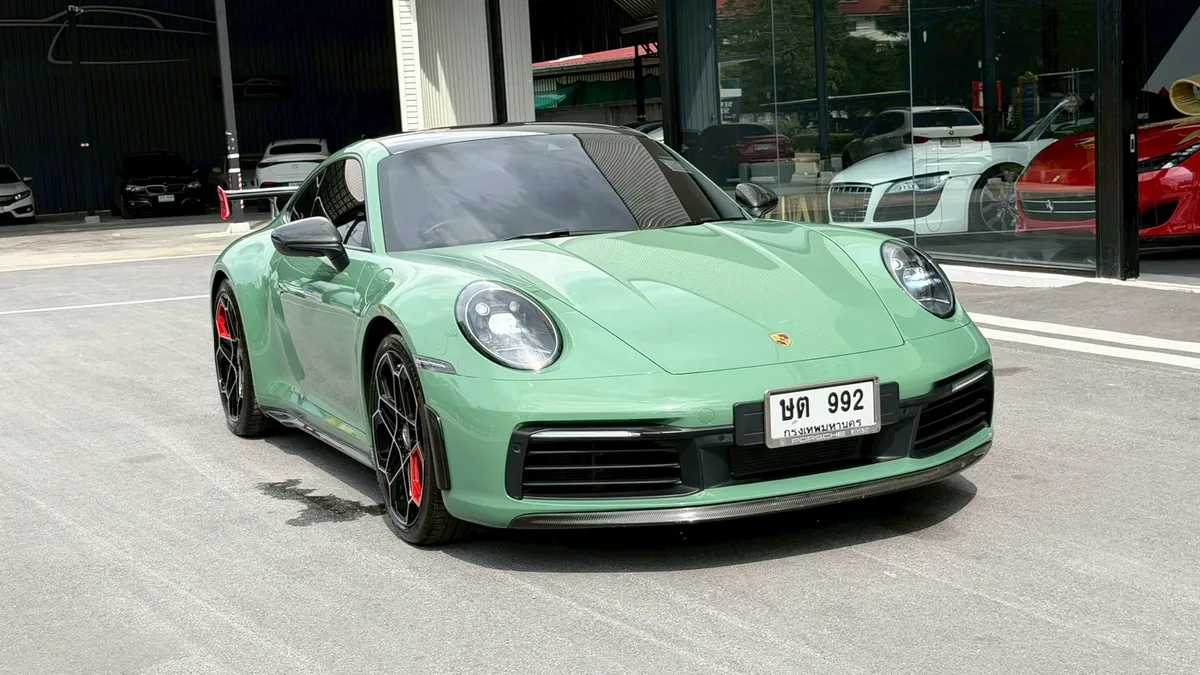 Porsche 992 carrera 2020