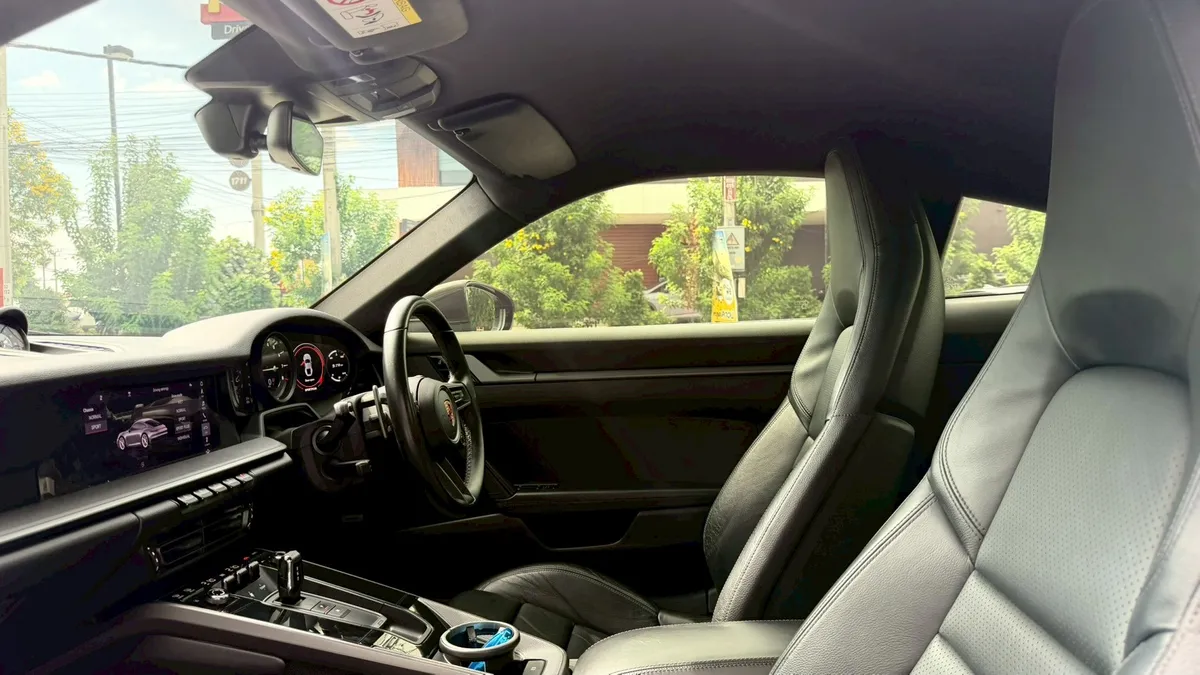 Porsche 992 carrera 2020