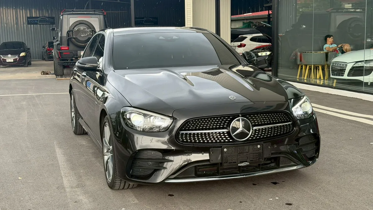 BENZ E300e 2.0 AMG DYNAMIC FACELIFT 2021