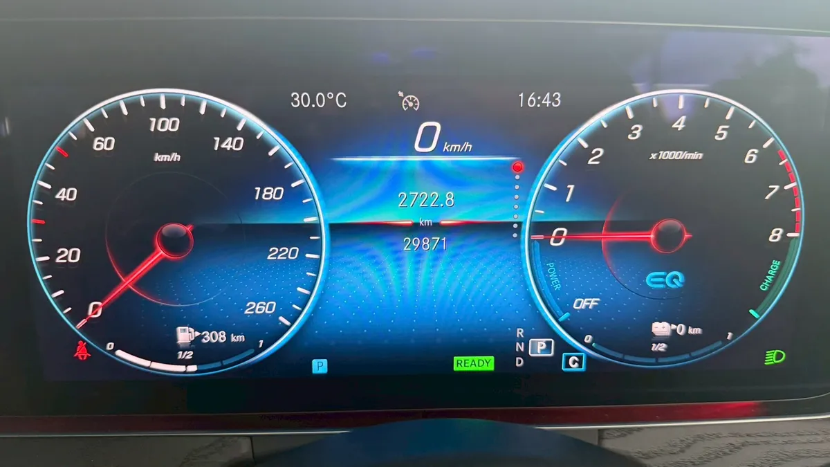 BENZ E300e 2.0 AMG DYNAMIC FACELIFT 2021