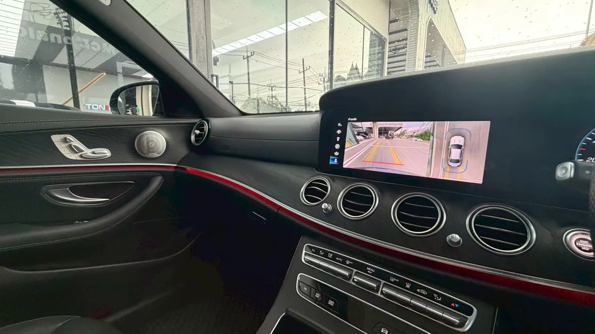 BENZ E300e 2.0 AMG DYNAMIC FACELIFT 2021