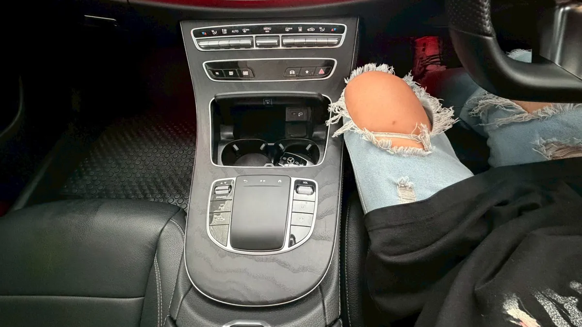 BENZ E300e 2.0 AMG DYNAMIC FACELIFT 2021