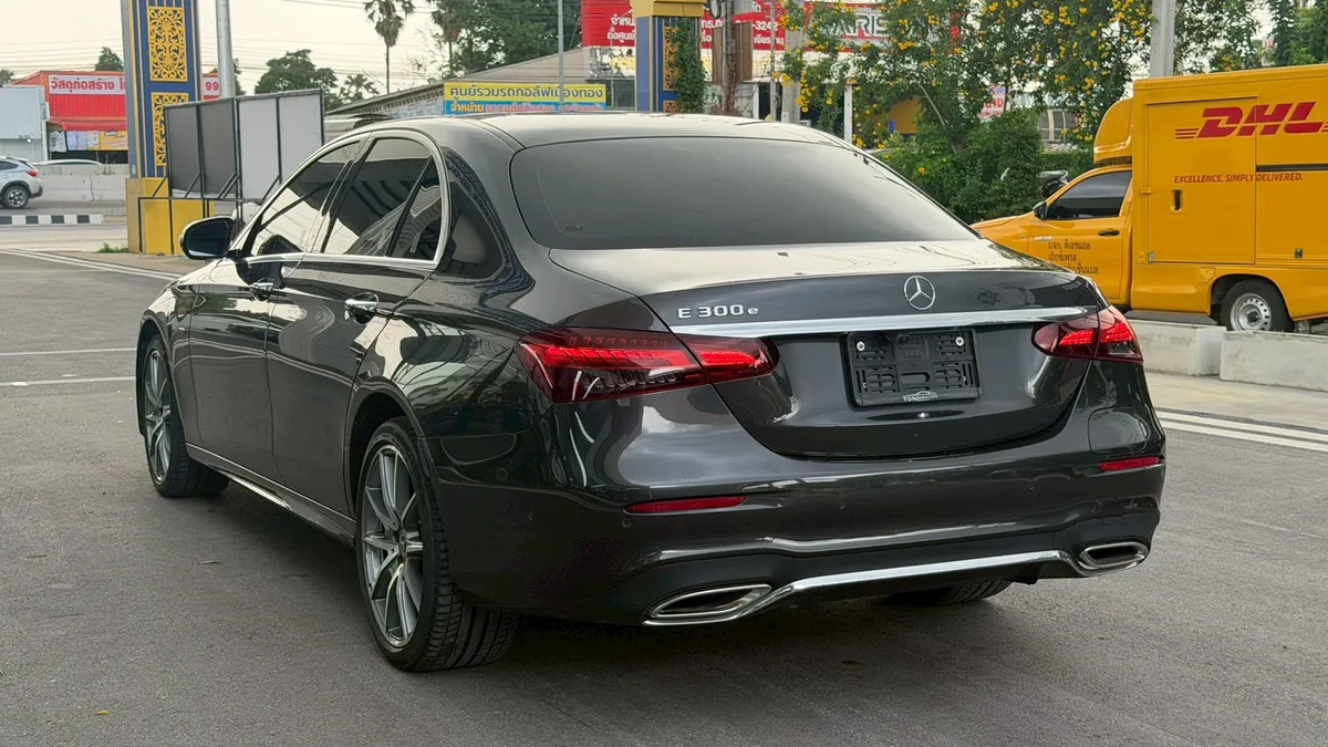BENZ E300e 2.0 AMG DYNAMIC FACELIFT 2021