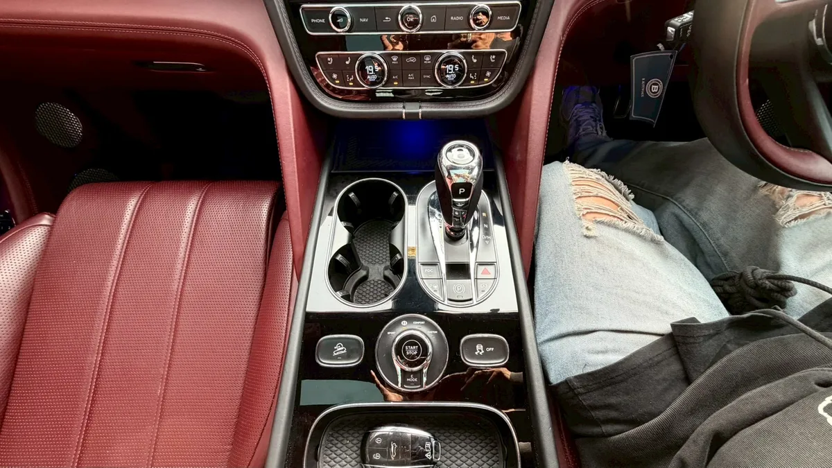 Bentley Bentayga Hybrid SUV 2022