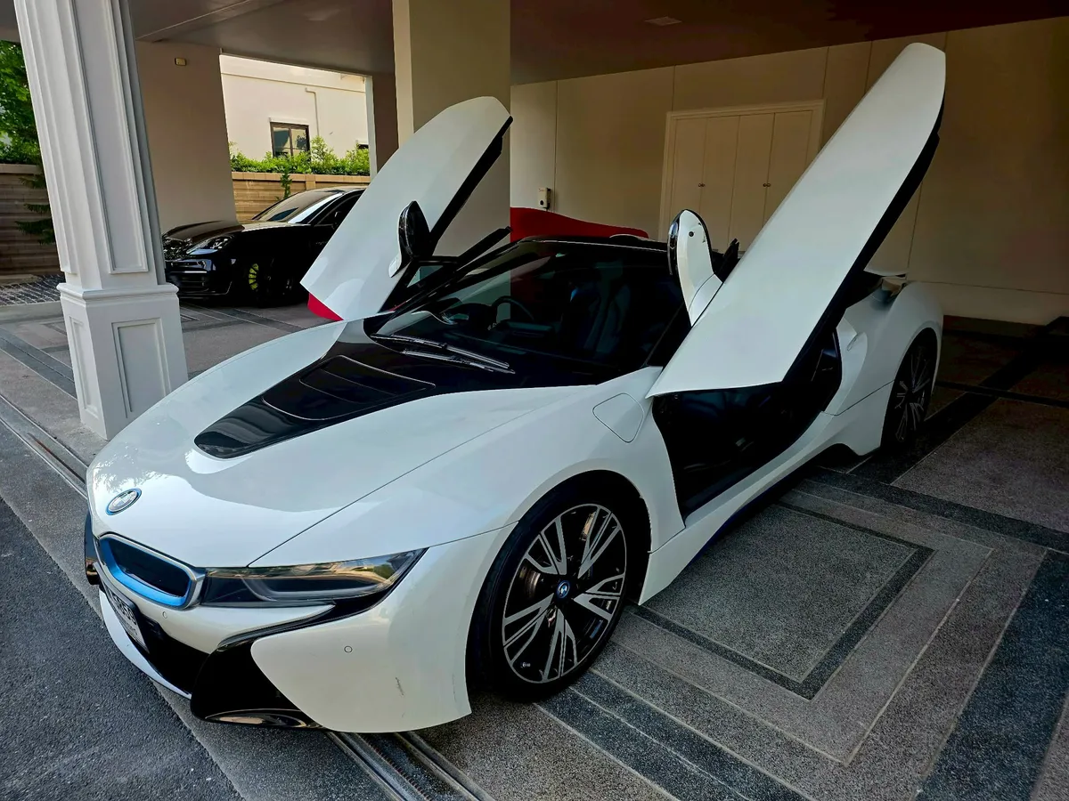 BMW i8 ROADSTER 2020