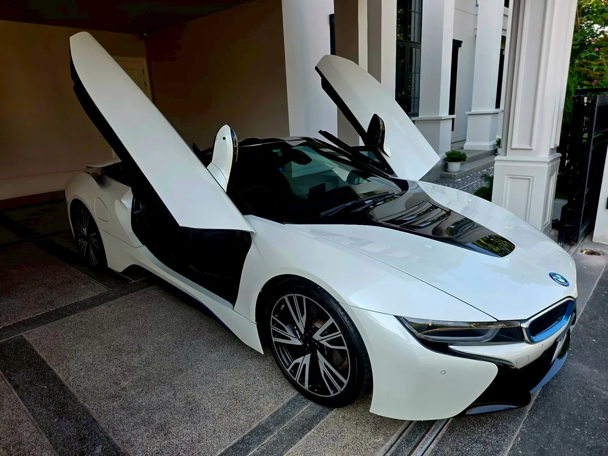 BMW i8 ROADSTER 2020