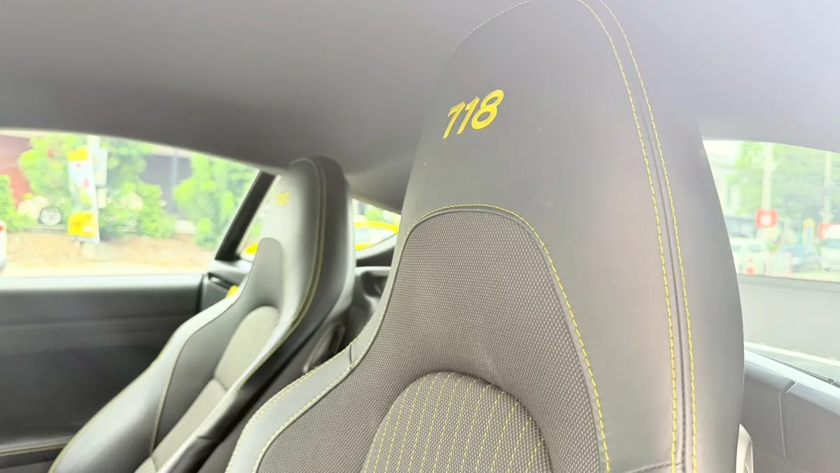 Porsche Cayman T 2023