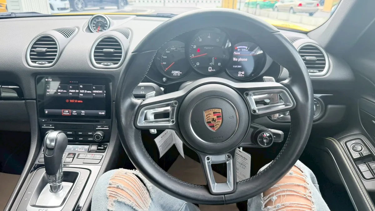 Porsche Cayman T 2023