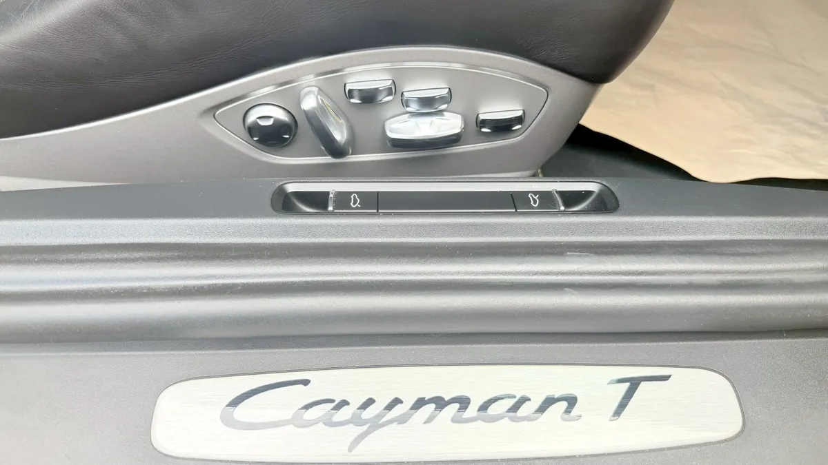 Porsche Cayman T 2023