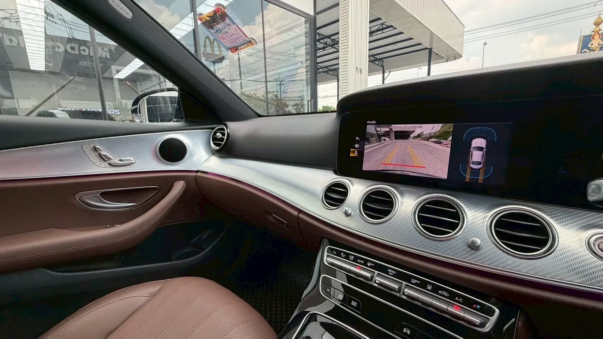 BENZ E300e 2.0b AVANTGARDE FACELIFT 2024