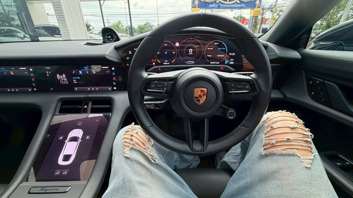 PORSCHE TAYCAN EV 4S 2025