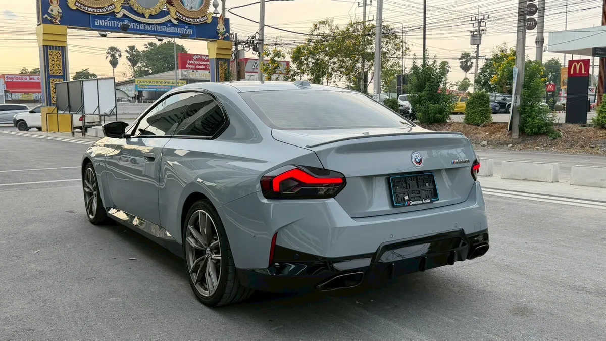 BMW M240i xDrive 2024