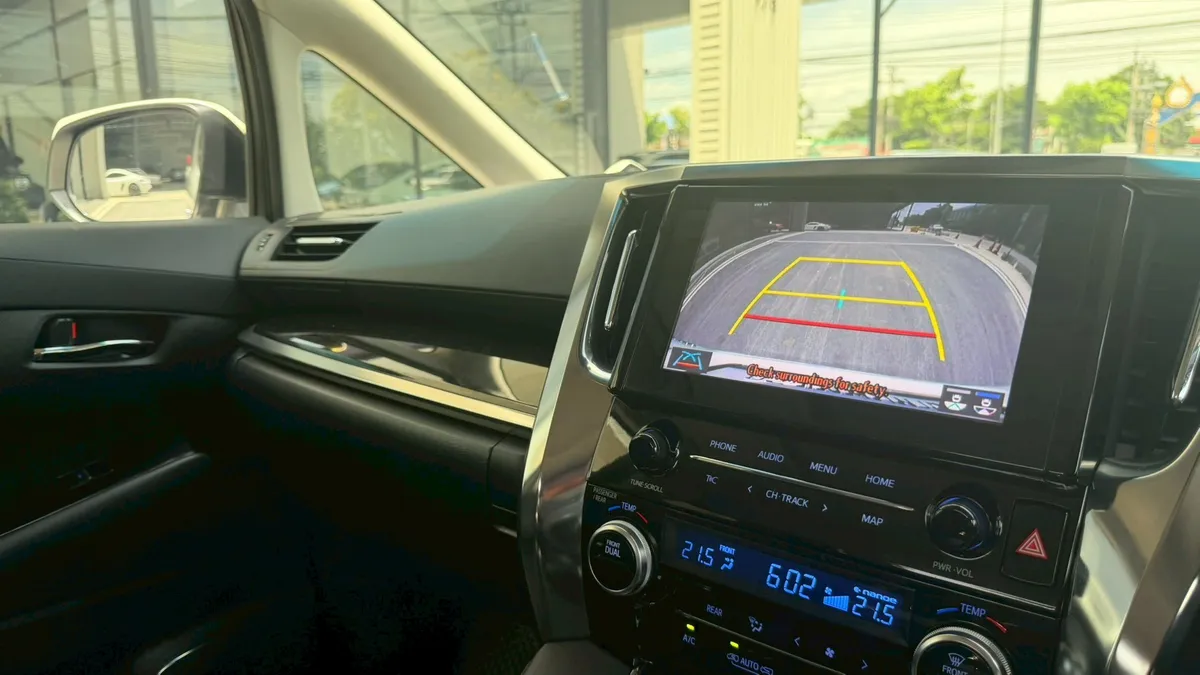 TOYOTA ALPHARD 2.5 SC PACKAGE 2023a