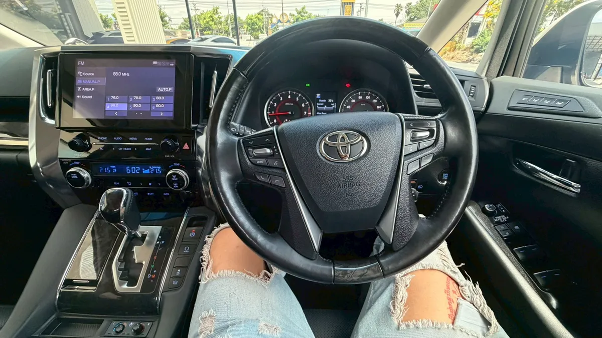 TOYOTA ALPHARD 2.5 SC PACKAGE 2023a