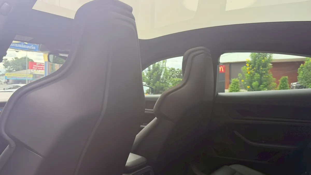 PORSCHE TAYCAN EV 4S 2025