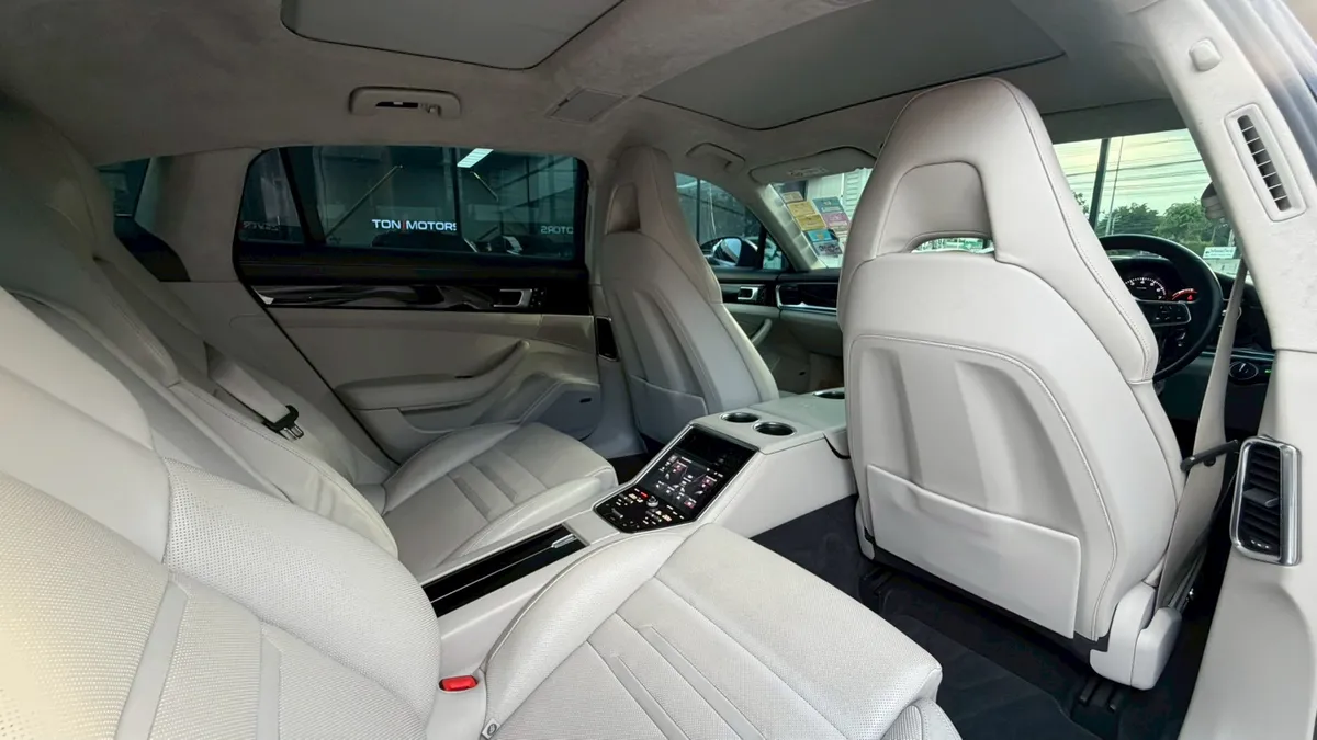 PORSCHE PANAMERA 3.0 4 E HYBRID 2018b