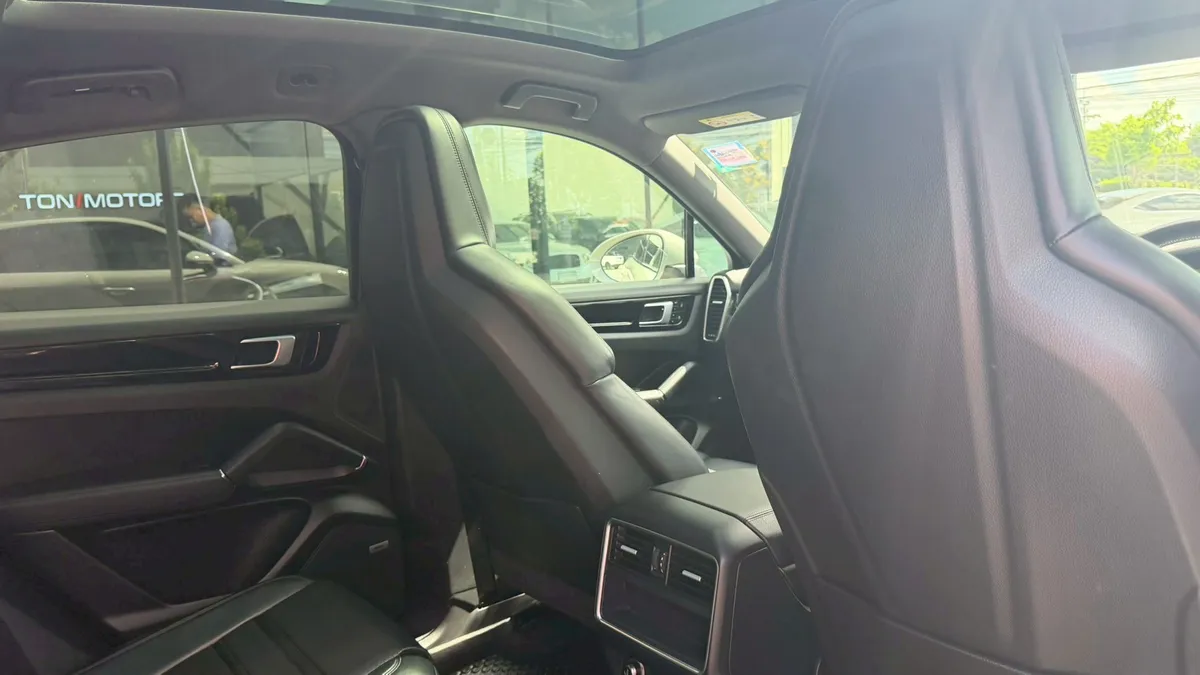 Porsche Cayenne Coupe 2021