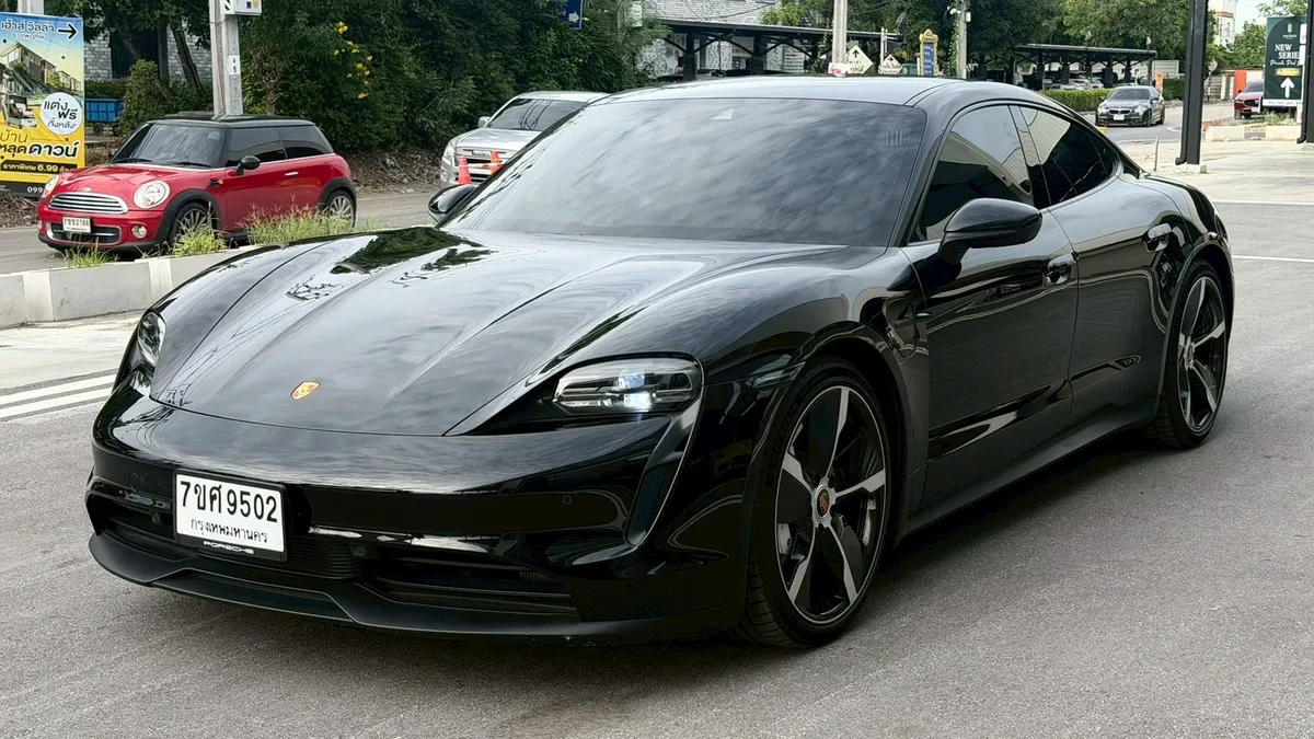 PORSCHE TAYCAN 2021