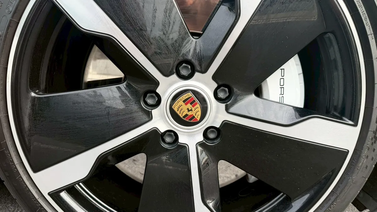 PORSCHE TAYCAN 2021