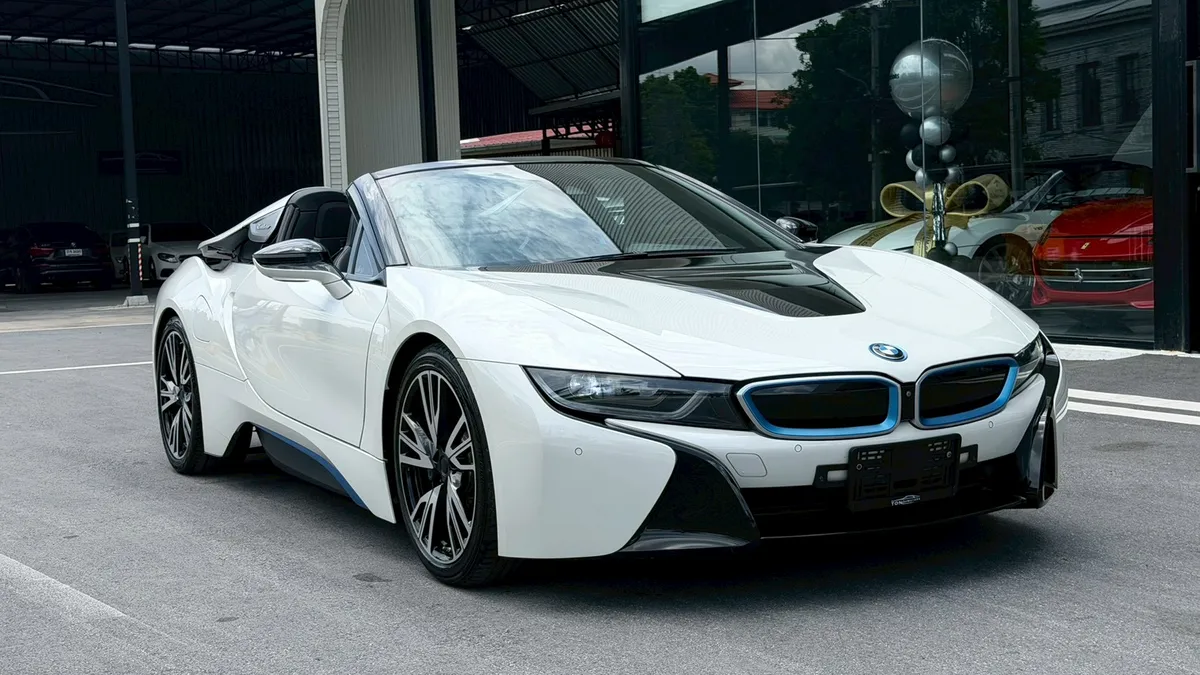 BMW i8 ROADSTER 2021