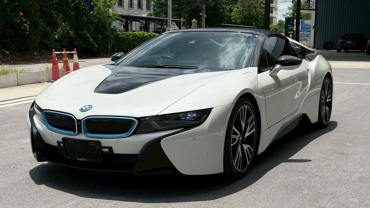 BMW i8 ROADSTER 2021