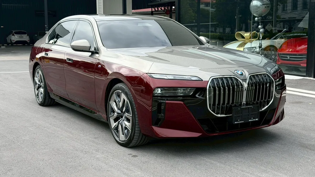 BMW i7 xDrive60 CBU 2025