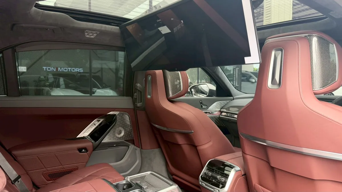 BMW i7 xDrive60 CBU 2025