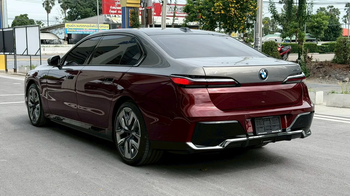 BMW i7 xDrive60 CBU 2025