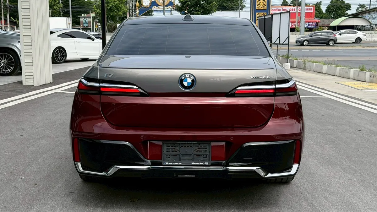 BMW i7 xDrive60 CBU 2025