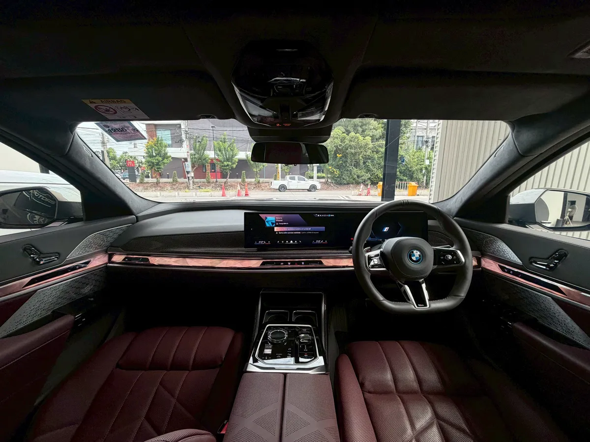 BMW i7 xDrive60 CBU 2025