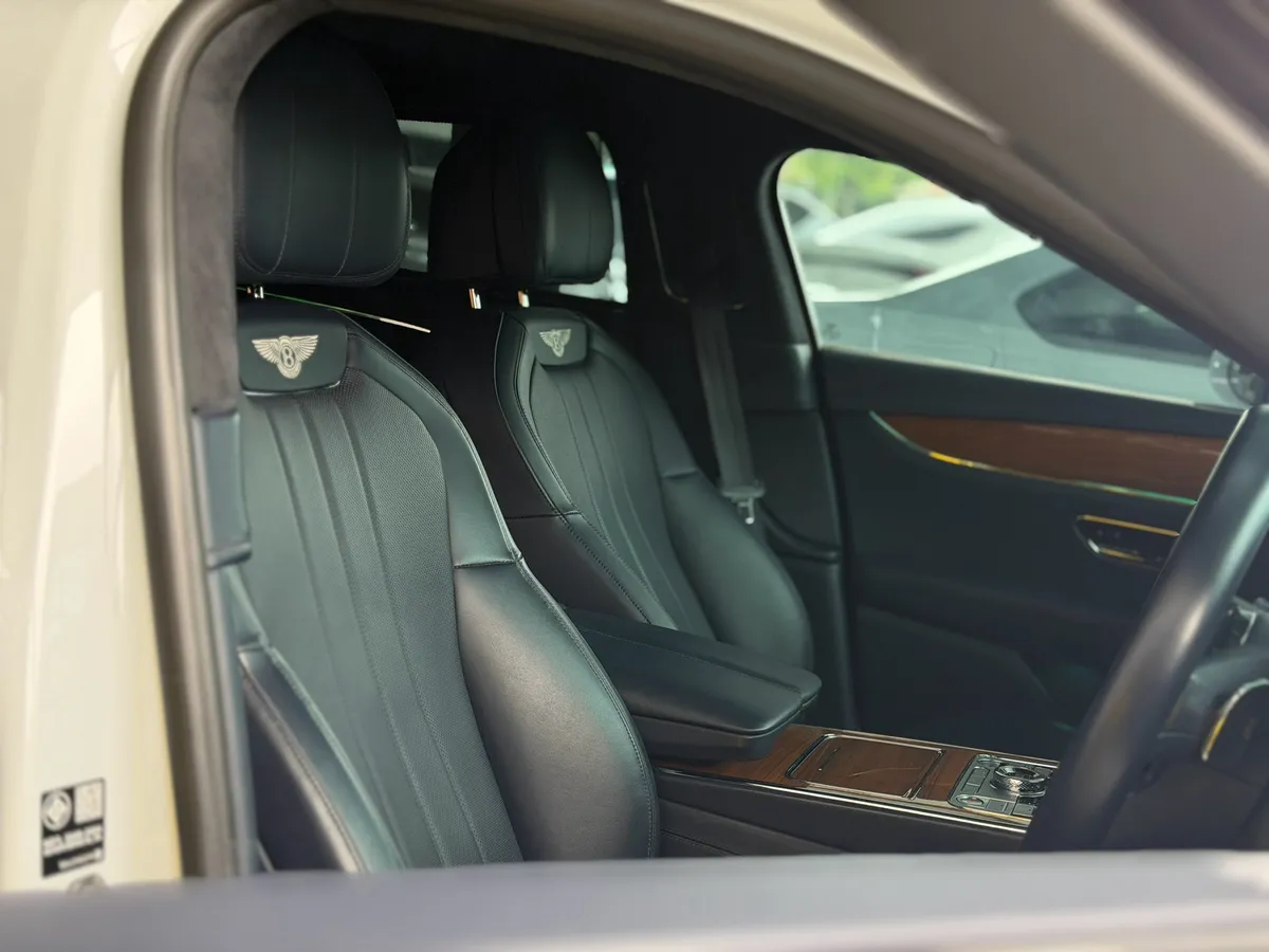 BENTLEY FLYING SPUR 2023