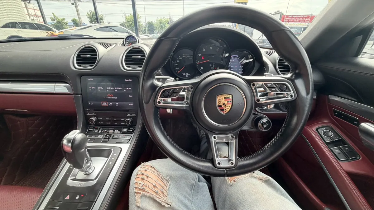 PORSCHE 718 CAYMAN 2017a