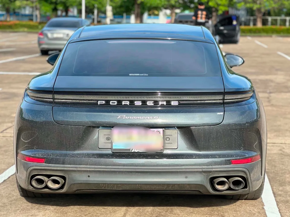 PORSCHE PANAMERA 4 2025