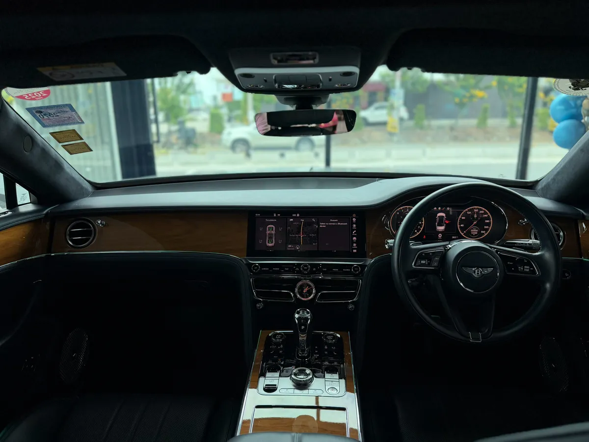BENTLEY FLYING SPUR 2023