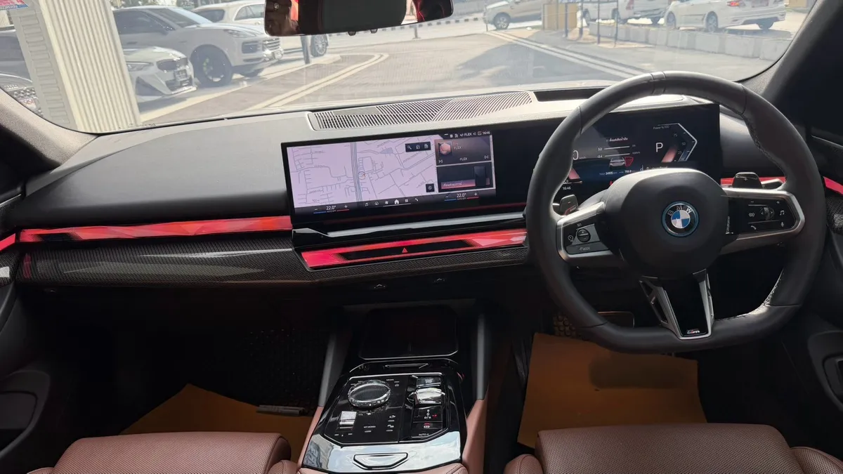 BMW 530e M SPORT PRO (G60) 2024