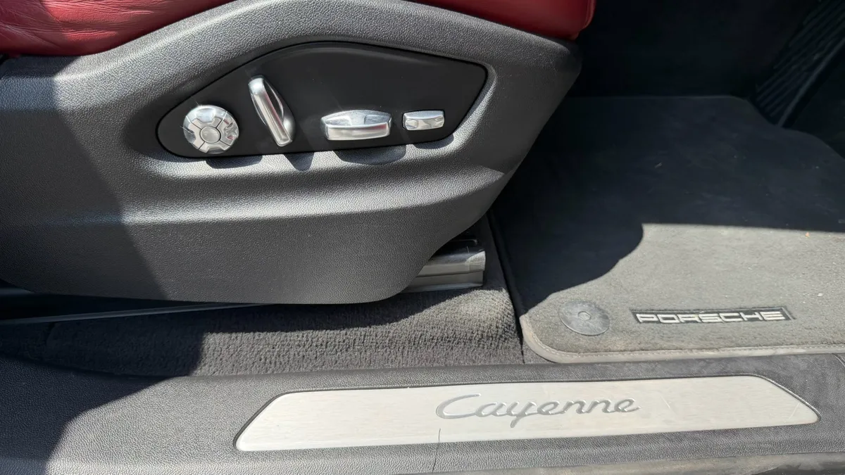 PORSCHE CAYENNE COUPE