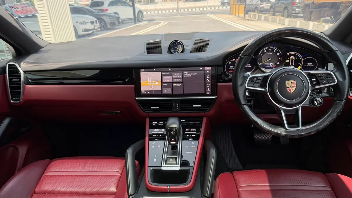 PORSCHE CAYENNE COUPE